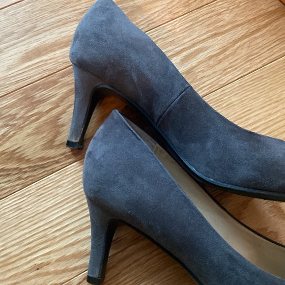 Dark gray heels - Picture 9 of 13